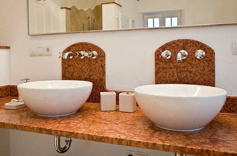 Badezimmer mit Naturstein