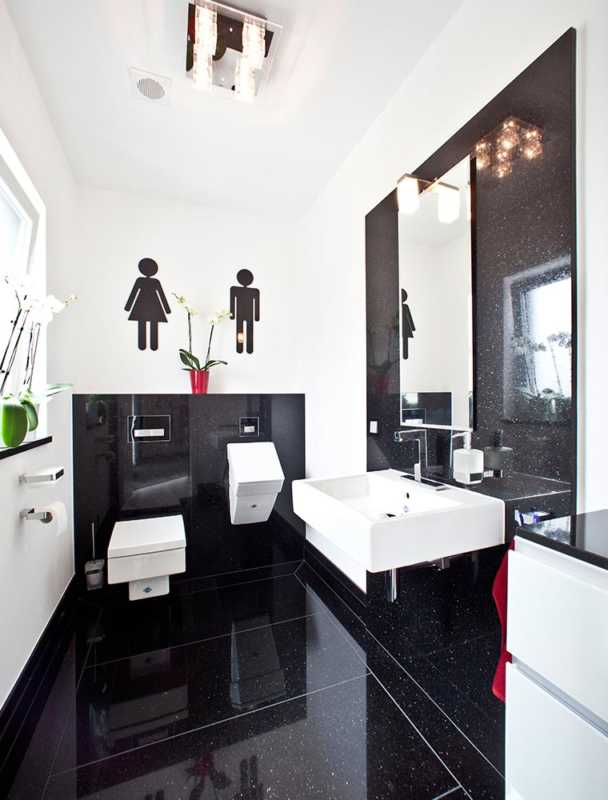 Badezimmer mit Naturstein