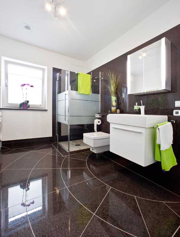 Badezimmer mit Naturstein