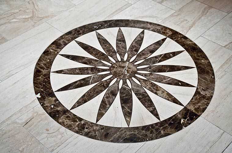 Boden aus Naturstein