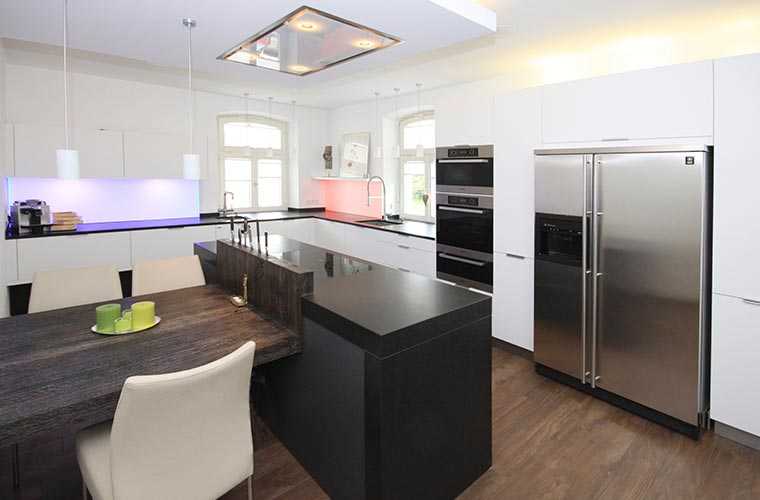 Küchen mit Naturstein